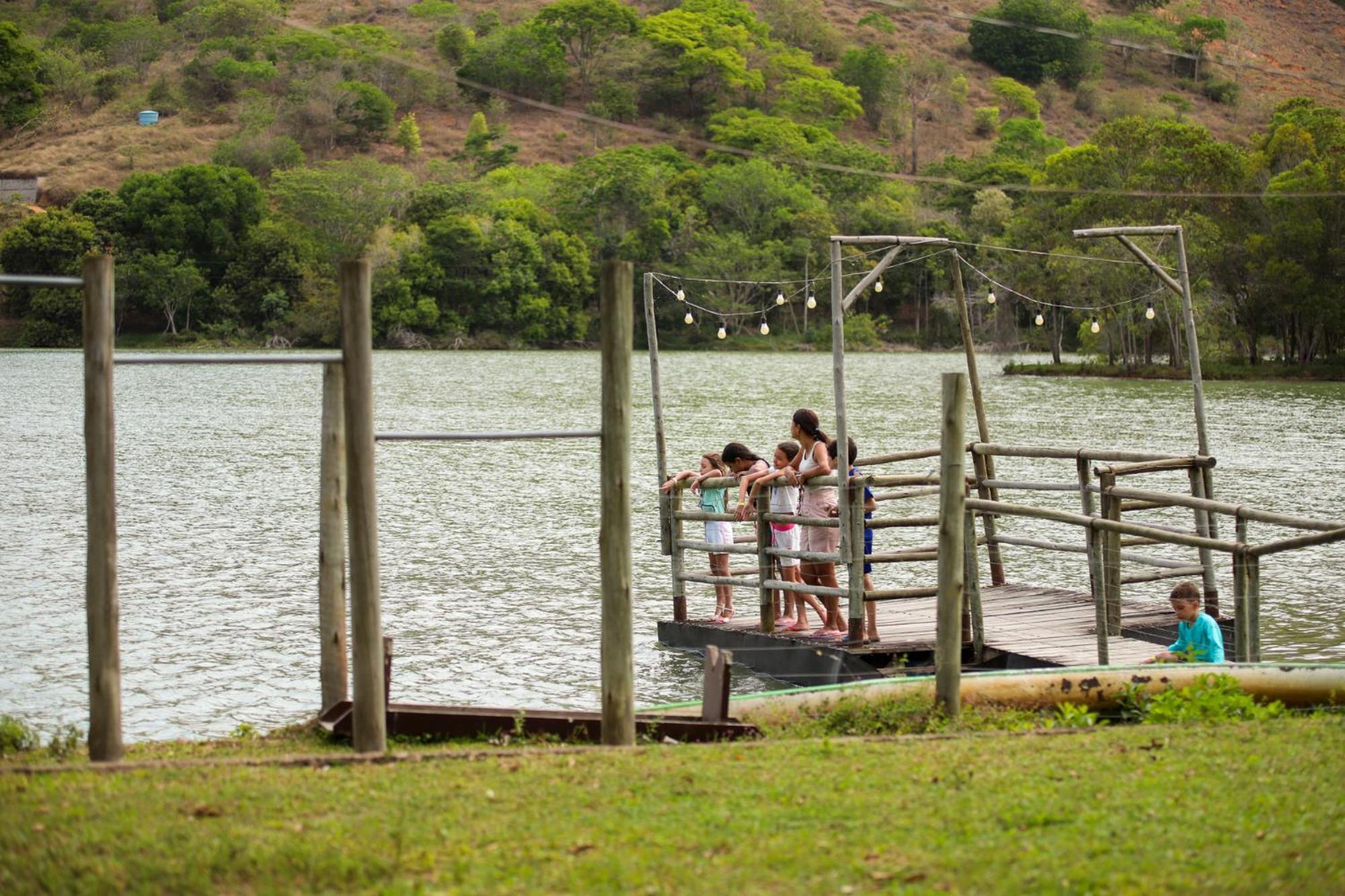 Отель Vale Silvestre Eco Park Говернадор-Валадарис Экстерьер фото